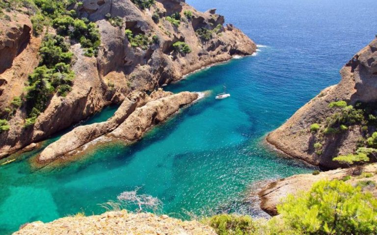 Visite inaccoutumée des calanques : ce qu’il faut sûrement savoir !