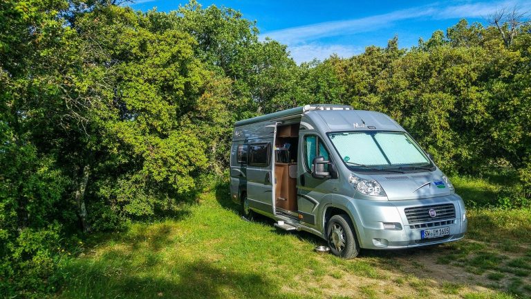 Pourquoi choisir un fourgon aménagé pour ses prochaines vacances ?